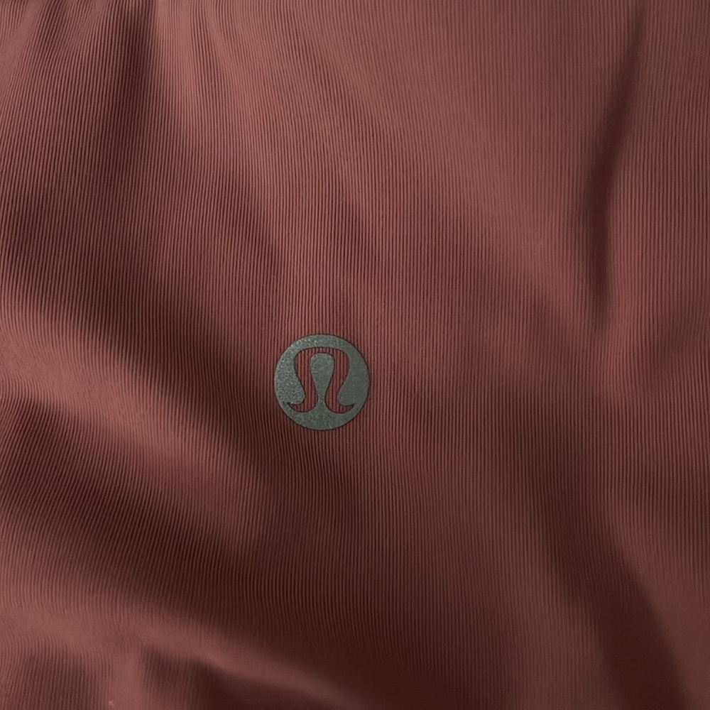 Lululemon - Picture 5 of 9